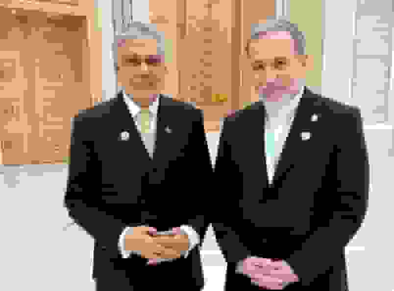 دیدار وزرای خارجه ایران و پاکستان در حاشیه اجلاس صلح و اعتماد عشق‌آباد