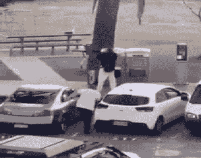 خلع سلاح مهاجم در مراسم یهودیان سیدنی