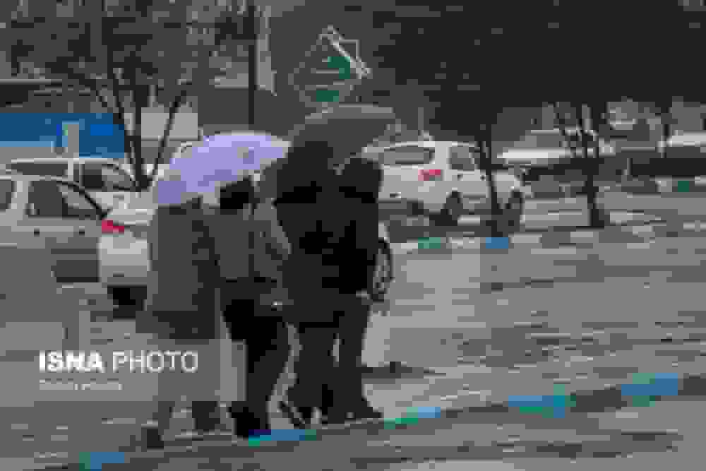 بارش باران و آبگرفتگی معابر در بندرعباس