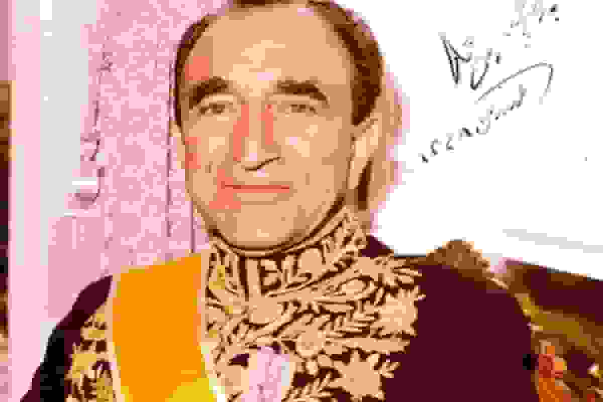 یادداشت‌های علم: استقبال خجالت‌آور در سفارت انگلیس