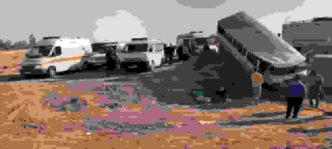 سقوط مینی‌بوس دانش‌آموزان در ایوانکی با ۱۲ مصدوم