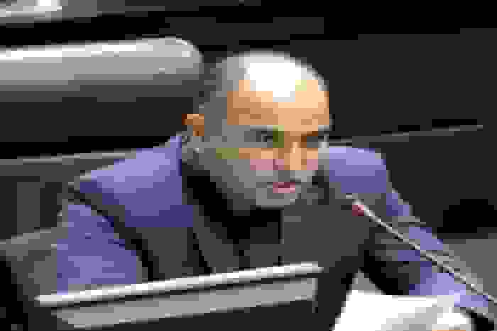 نماینده گنبد: در کارخانه‌های خودروساز بی‌کیفیت را تخته کنید