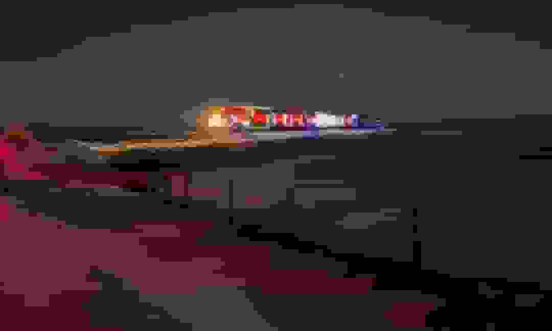 قطار کریسمسی راننده کانادایی در زمستان شمال