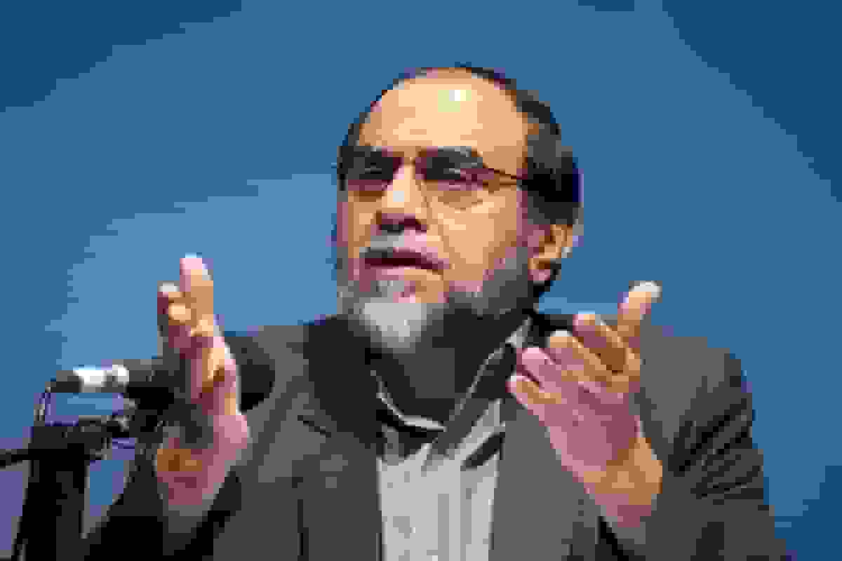 رحیم‌پور ازغدی: انتقال تجربه مهار ترامپ به ونزوئلا