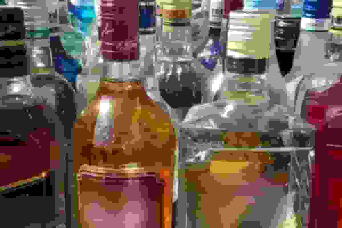 مسمومیت الکلی در ایرانشهر: ۴ فوتی و ۵ مصدوم در پی مصرف مشروبات دست‌ساز