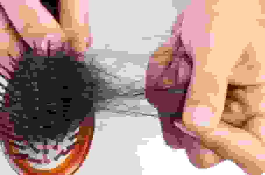 محققان هاروارد: یک رویداد استرس‌زا برای شروع ریزش مو کافی است