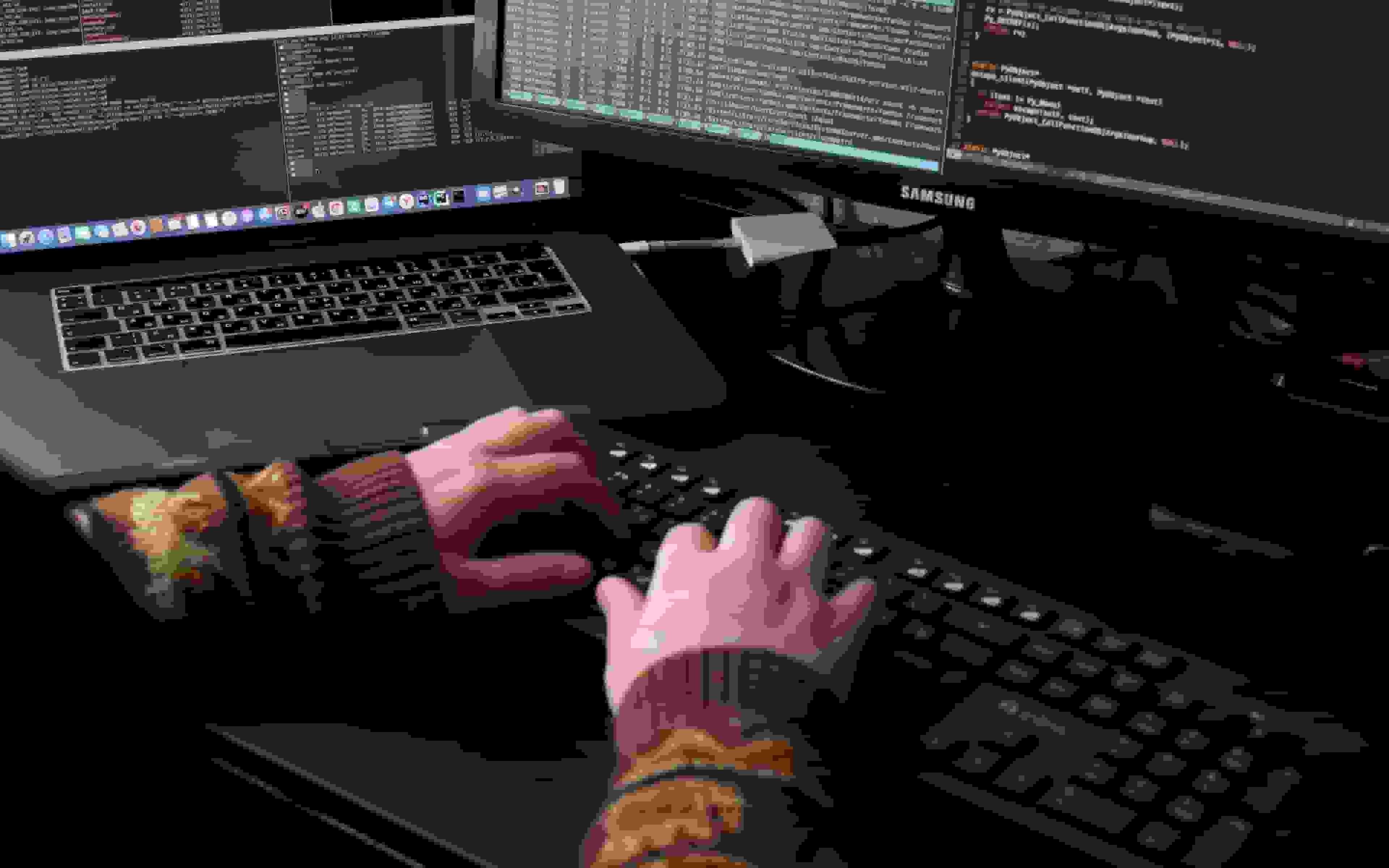 مقایسه معماری‌های مونولیت، میکروسرویس‌ها و مودولیت