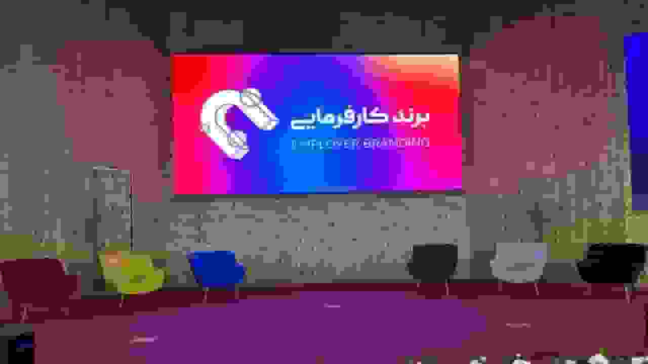 مدیر آکادمی ملی انفورماتیک: صنعت به فرودگاهی تبدیل شده که جوانان ما از آن پرواز می‌کنند