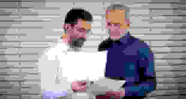 آذری جهرمی: طرح بنزینی دولت نه کسری بودجه را درست می‌کند نه مصرف سوخت!