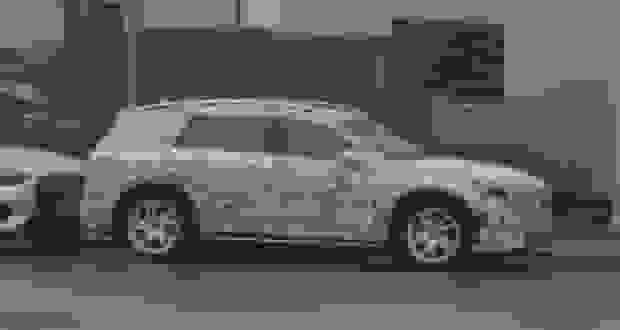 انتشار تصاویر جاسوسی مرسدس بنز GLC EQ هفت نفره به عنوان رقیب BMW iX3