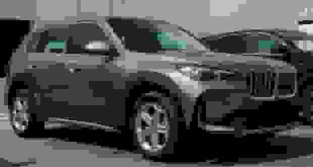 بی‌ام‌دبلیو X1 وارداتی با قیمت حدود ۱۰ میلیارد تومان وارد بازار آزاد شد