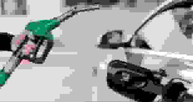 بنزین سوپر وارداتی خارج از سهمیه سوخت توزیع می‌شود