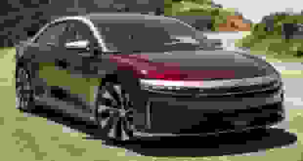 خرابی ۱۵ هزار دلاری: بطری آب خودرو الکتریکی لوسید ایر را از کار انداخت