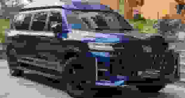 تبدیل تویوتا لندکروزر به لیموزین لوکس توسط استودیو DC Design هندی