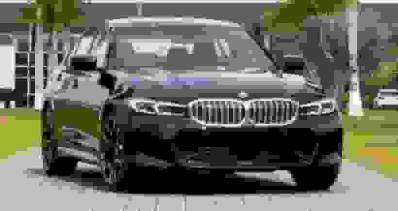 قیمت نجومی بی‌ام‌و 325i در ایران؛ ۱۵ میلیارد تومان برای سدان اسپرت آلمانی