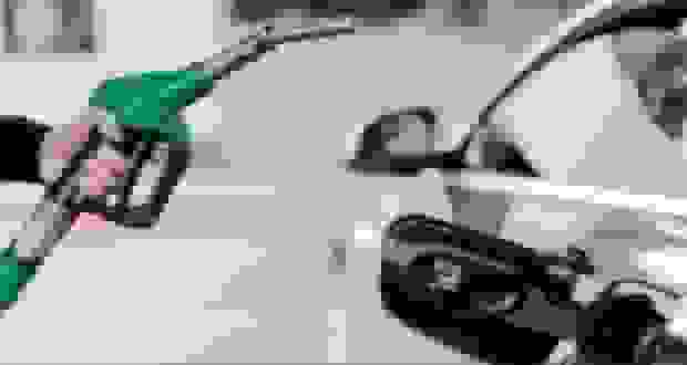 ذخیرهسازی سهمیه بنزین ۳۰۰۰ تومانی برای ماه بعد امکانپذیر نیست