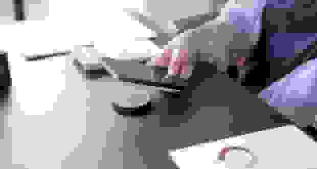 آیا آهنربا واقعاً به وسایل الکترونیکی آسیب می‌رساند؟