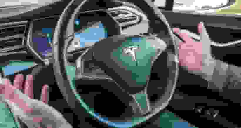 هشدار کالیفرنیا به تسلا: ممنوعیت استفاده از واژه «خودران»