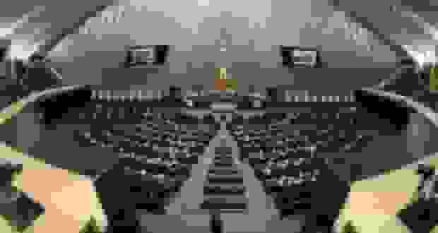 تذکر ۵۱ نماینده مجلس برای کنترل پیام‌رسان‌های خارجی در فضای مجازی