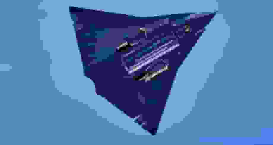 پرواز چهارمین پیشنمونه جنگنده نسل ششم J-36 چین در آسمان پکن