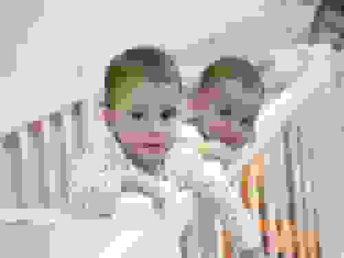 فرآیند فرزندخواندگی در استان تهران: شرط تمکن مالی و ثبت وصیت یک‌سوم اموال