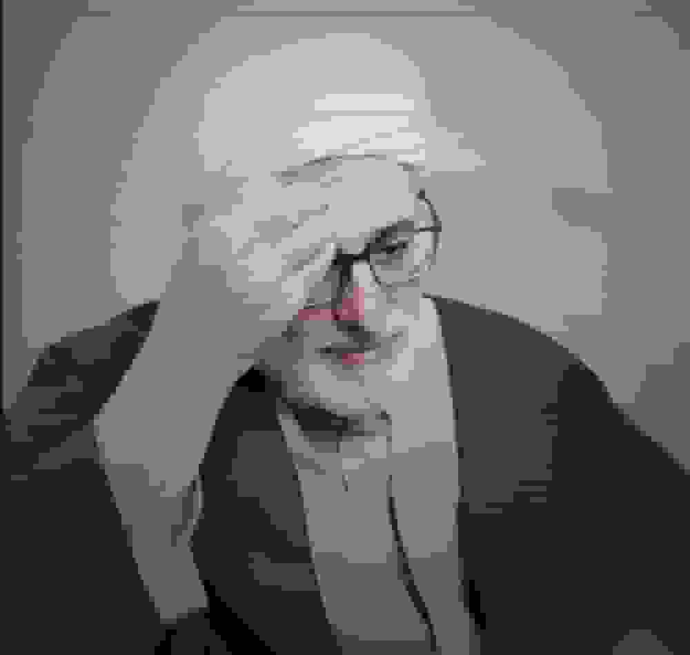 پروژه فکری داود فیرحی: از شالوده‌شکنی سنت تا احیای «پیامبر قرارداد»