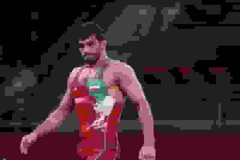 حسن یزدانی دیگر قرمز نمی‌پوشد!