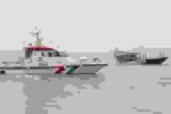 نجات ۵ سرنشین لنج باری در خلیج فارس