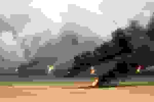 فلرهای نفتی دهلران؛ سلامت مردم در محاصره دود