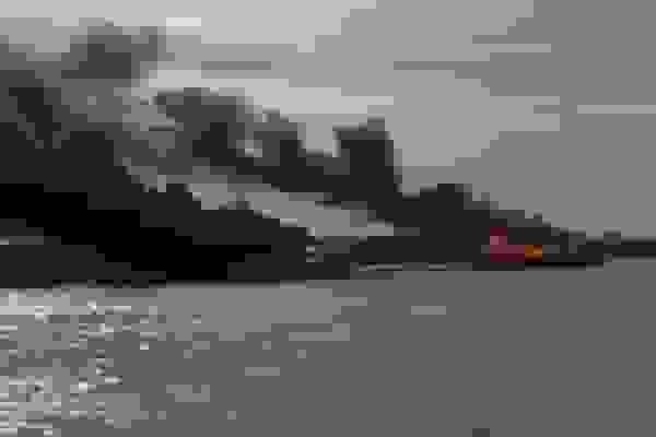 حریق لنج باربری در اسکله بندر چارک