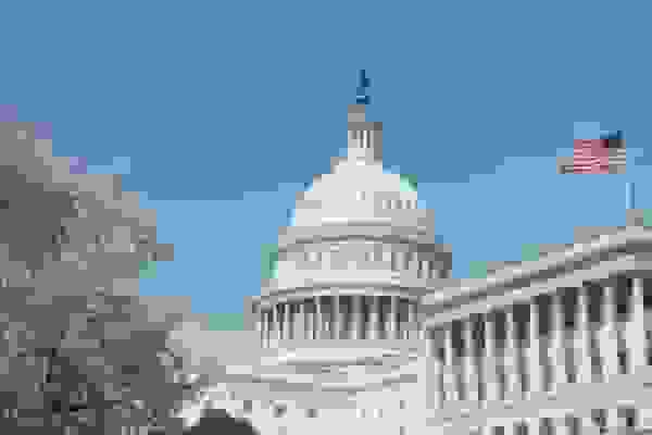 رأی مثبت سنای آمریکا به پایان تعطیلی ۴۰ روزه دولت