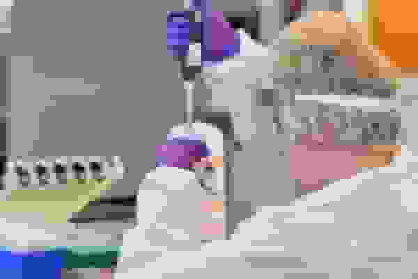 مردم کشورهای کم درآمد موش آزمایشگاهی شرکت‌های داروسازی