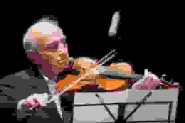 رونمایی آلبوم «ناز نگه» با آهنگهای جاودانه همایون خرم