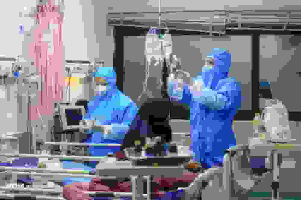 چالش‌های حرفه پرستاری در قم؛ فداکاری در سایه بی‌مهری‌ها