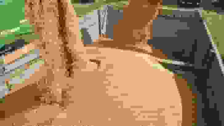 ورود ۱۵ کشتی حامل نهاده دامی از طریق بندر امام خمینی