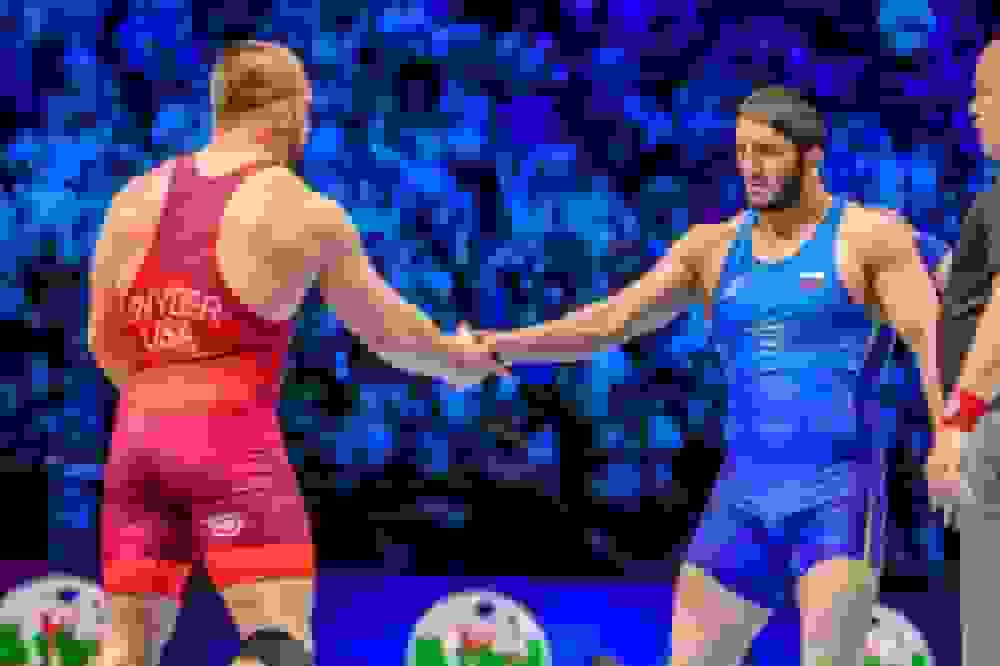 جدال ستارگان کشتی روسیه در مسابقه نمادین