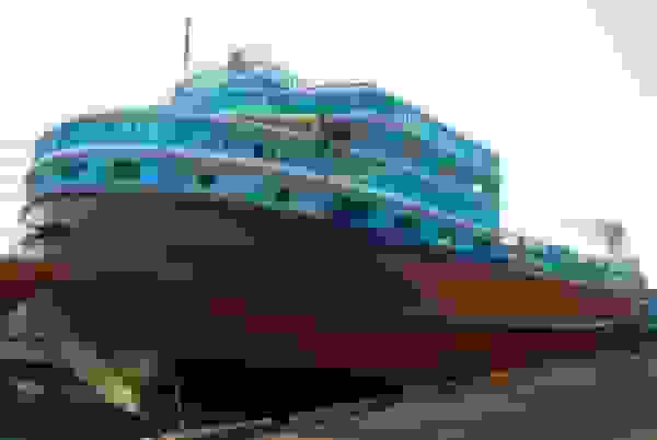 لنج تجاری ربوده شده ۲۰ میلیارد تومانی در هرمزگان پیدا شد