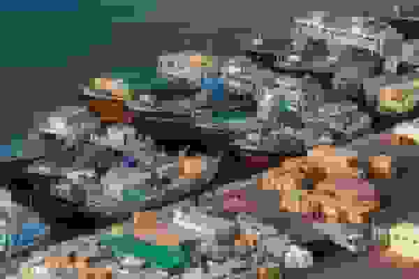 استاندار بوشهر: فعالیت لنج‌های تجاری ساماندهی شود