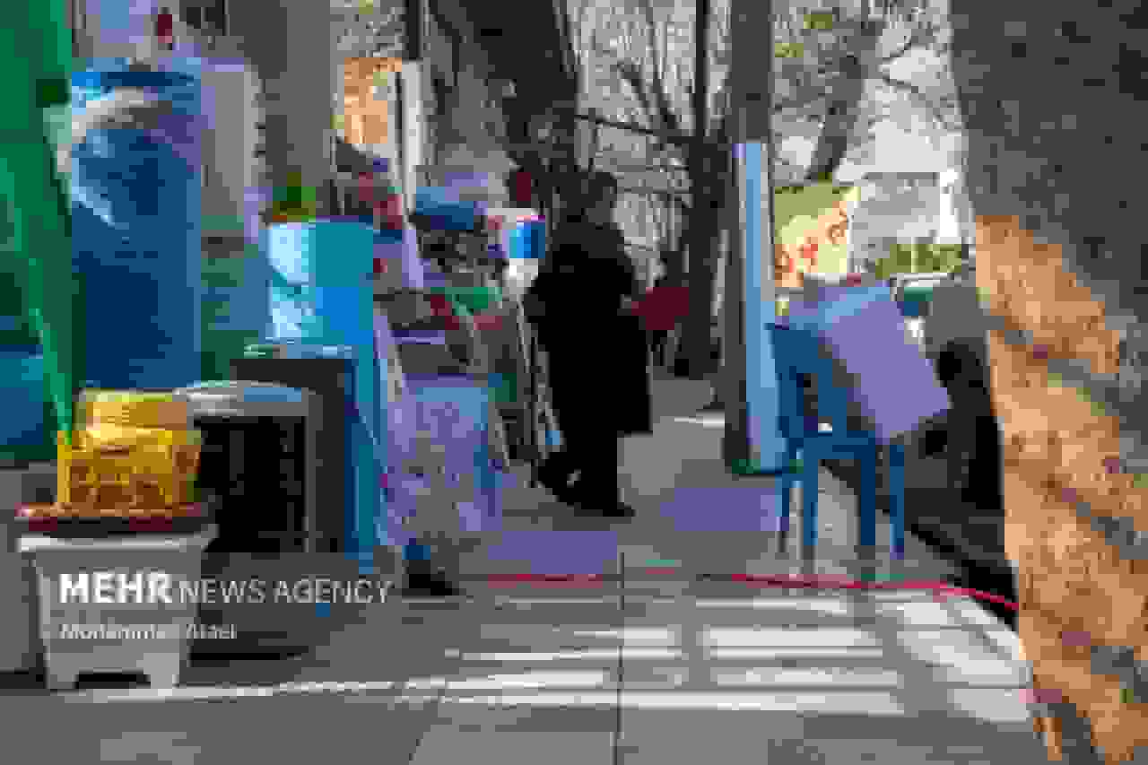 اجرای طرح ساماندهی سد معبر اصناف از میدان ولیعصر تا متروی جهاد