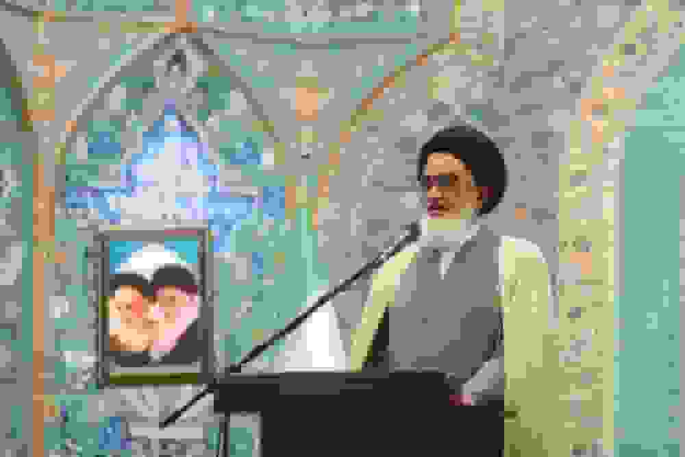 هشدار امام جمعه قم: هزینه اقدامات خصمانه آمریکا علیه ایران سنگین خواهد بود