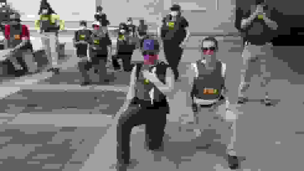 اف بی آی مأمورانی که در حمایت از جنبش بلک لیوز ماتر زانو زدند را اخراج کرد