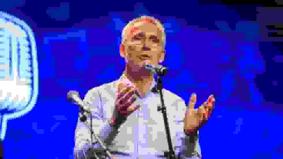 دبیرکل سابق ناتو خواستار کاهش بودجه بهداشت و آموزش برای تأمین مالی اوکراین شد