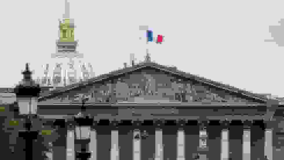 فرانسه دولت جدید را پس از بحران بودجه معرفی کرد