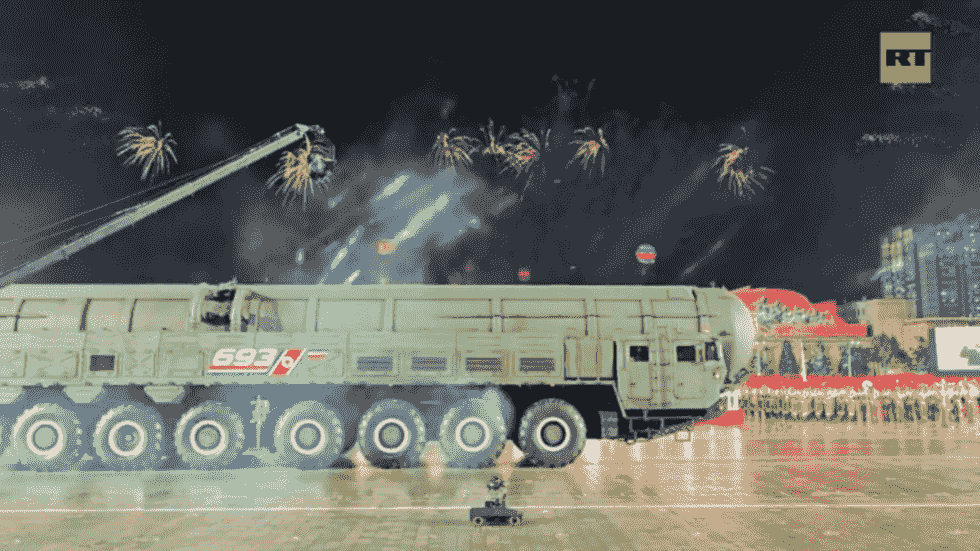 کره شمالی جدیدترین موشک بالستیک قاره‌پیما را رونمایی کرد