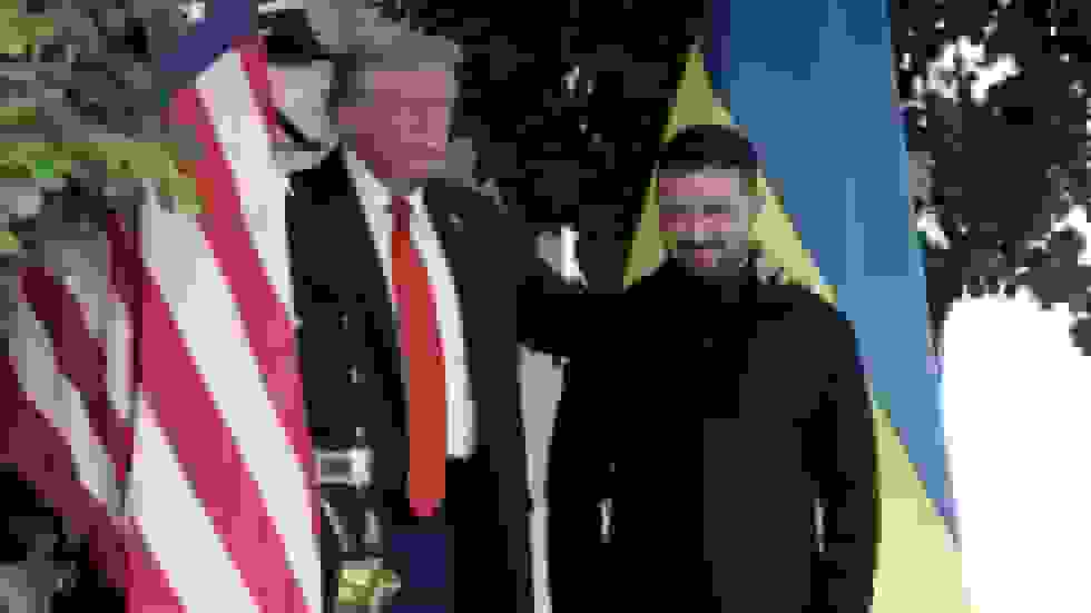 ترامپ انکار میکند که از اوکراین خواسته منطقه دونباس را تسلیم کند