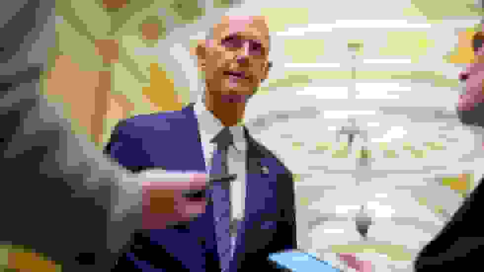 روزهای مادورو شماره‌شده‌اند - سناتور ارشد آمریکایی