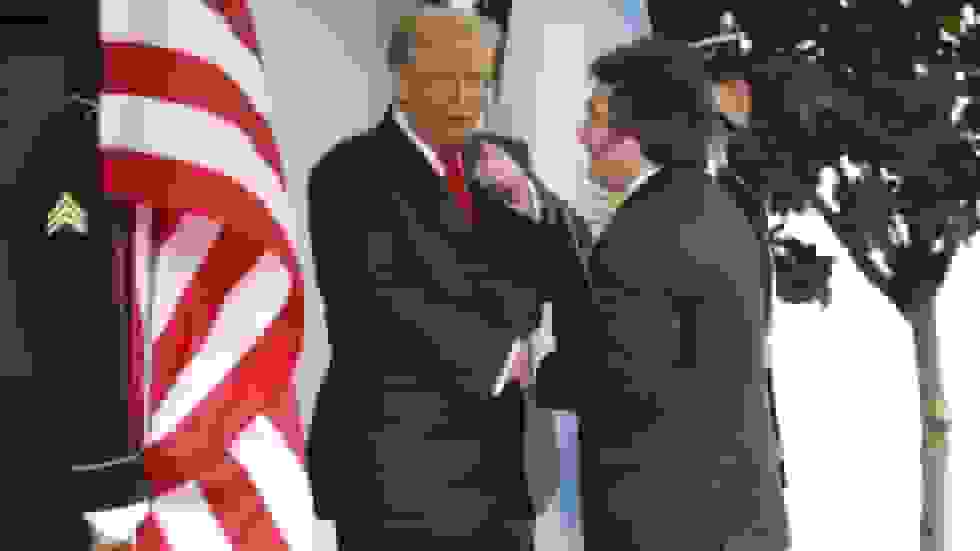 ایالات متحده بار دیگر دموکراسی صادر کرد: این بار بدون بمب اما نه بهتر از قبل