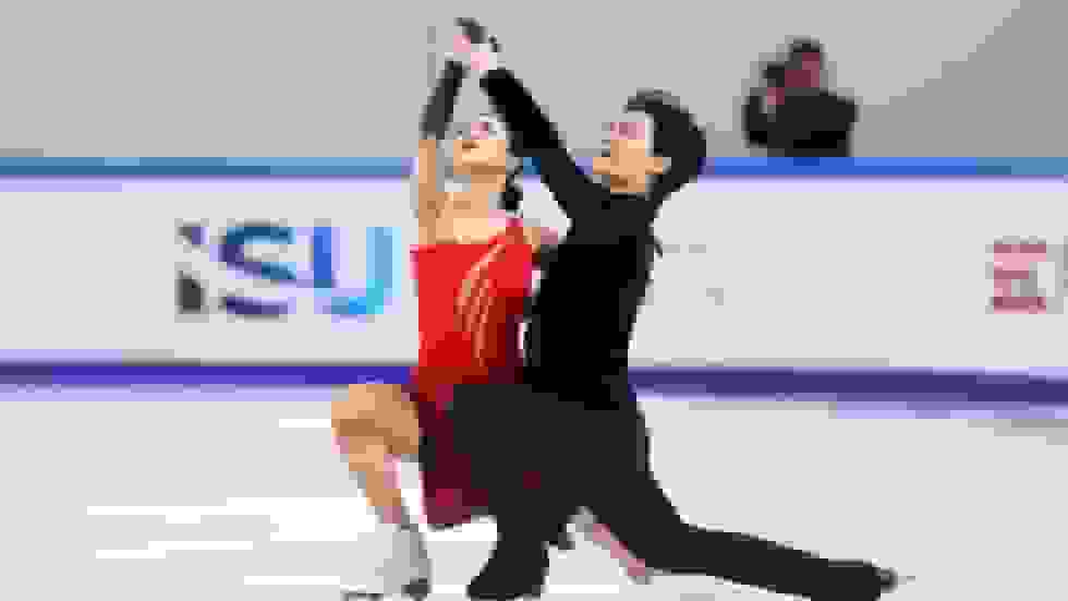 بررسی اتحادیه اسکیت بین‌المللی در مورد عروسک موشک اسکیت‌بازان چینی