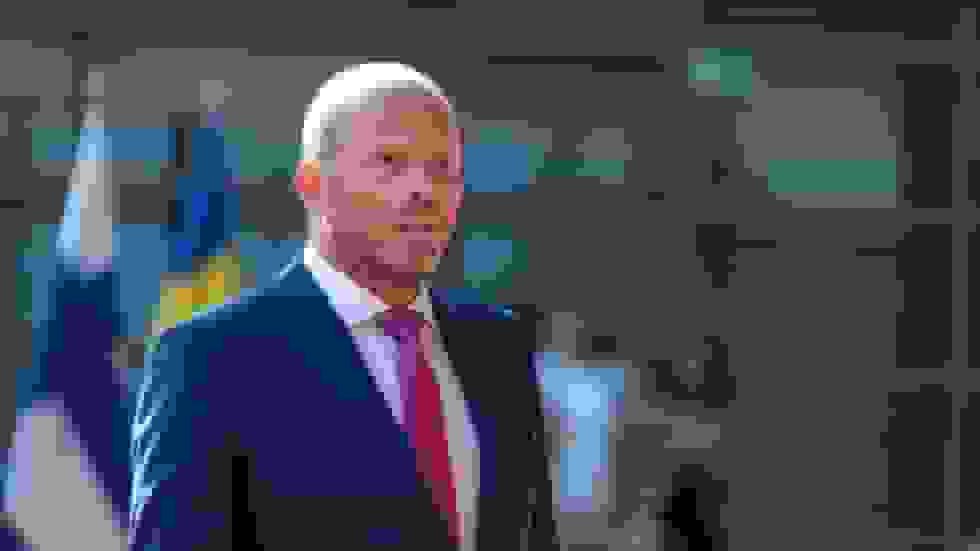 وزیر دفاع بلژیک اظهارات خود درباره «محو کردن مسکو از نقشه» را توضیح می‌دهد