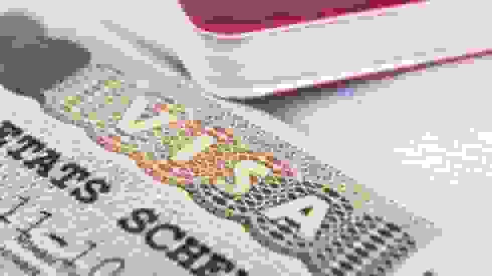 اتحادیه اروپا برنامه‌های جدید برای محدودیت‌های ورود اتباع روسیه را بررسی می‌کند